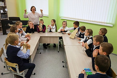 В школах Беларуси подходит к завершению первая учебная четверть