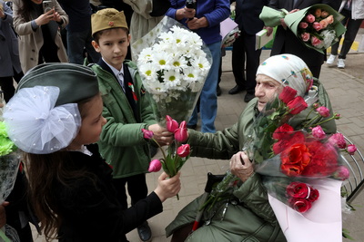 \"Живите всегда под мирным небом\". Ветеран из Могилева дала наказ молодежи беречь свою землю