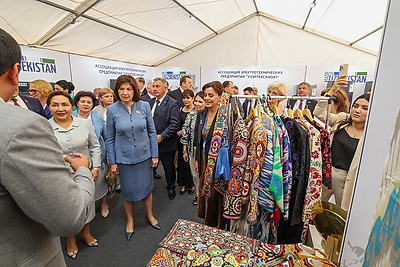 Выставку достижений народного хозяйства регионов Беларуси и Узбекистана представили в Витебске