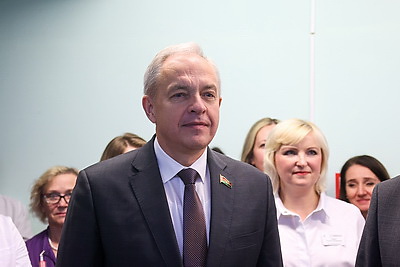 Сергеенко в Браславе пообщался с молодыми специалистами и ознакомился с новым отделением ЦРБ