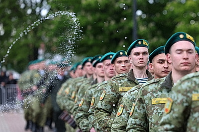 Более 200 новобранцев Гродненской пограничной группы приняли военную присягу