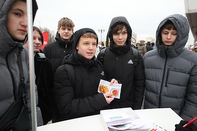 Городской квест и интерактивные площадки: второй день \"Марафона единства\" проходит в Лиде