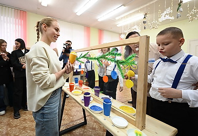 Подарки от большой олимпийской семьи вручили особенным детям из Светлогорска