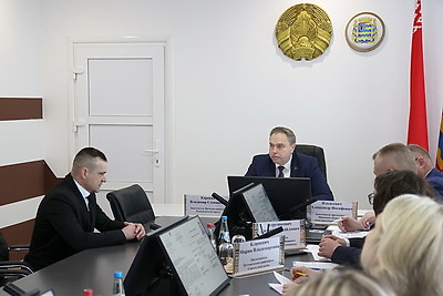 Караник провел прием граждан в Пуховичском районе