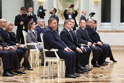 Лукашенко вручил первые Государственные знаки качества в истории суверенной Беларуси