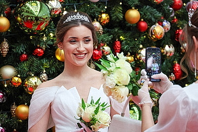 Вальс, кадриль и полонез. Дворец Независимости собрал участников красочного новогоднего бала