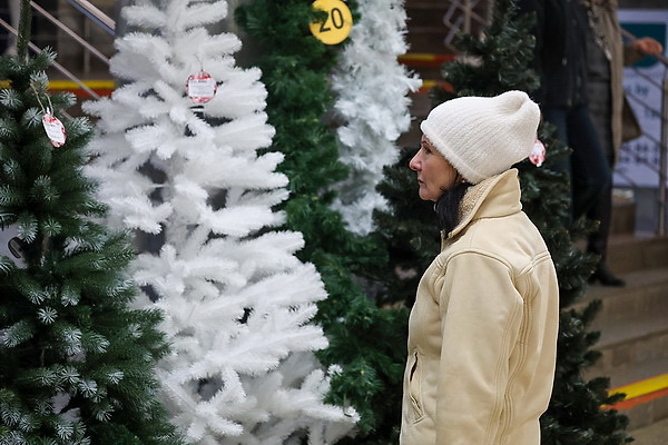 Праздничный декор и новогодние товары - магазины Могилева готовятся в Новому году