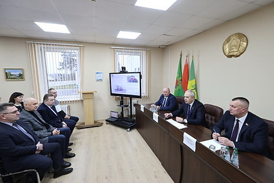 Сергеенко встретился с трудовым коллективом Бегомльского завода \"Ветразь\"