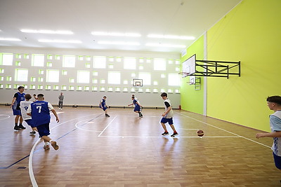 Железнодорожный класс и шикарная спортивная база. Новую школу открыли в Минске