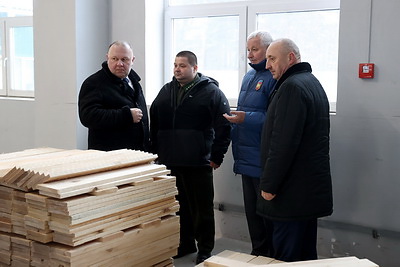 Развитие регионов. Пархомчик ознакомился с работой предприятий в Ганцевичском районе