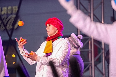 Огни зажгли на главной елке Бреста