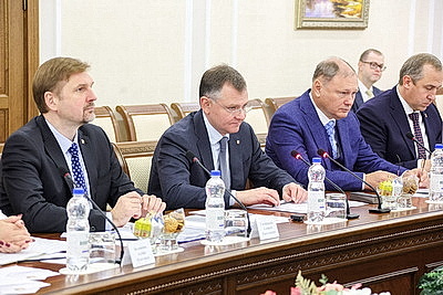 Поставки техники, кооперация в промышленности и АПК. Как планируют развивать сотрудничество Беларусь и Ростовская область