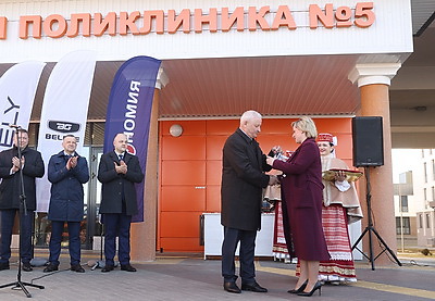 Ключи от 50 автомобилей передали учреждениям здравоохранения Брестской области