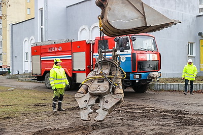 В Гомеле приступили к демонтажу верхних этажей пострадавшей при ЧС секции высотки