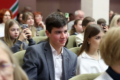 Игра на бис и творческий урок. В Гродненском колледже искусств дал мастер-класс Президентский оркестр
