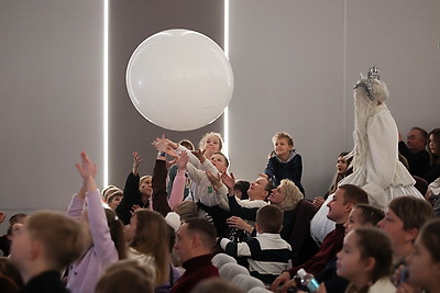 Более 600 ребят собрал областной новогодний праздник в Солигорске