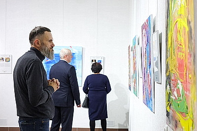 Инклюзивная выставка \"Краски говорят\" открылась в Минске