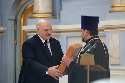 Лукашенко на Пасху посетил Свято-Покровский храм в Толочине