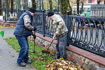 Жители Шклова присоединились к субботнику