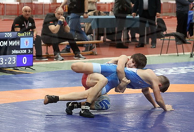 Более 200 юных борцов участвуют в республиканской спартакиаде в Гомеле