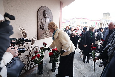 Мемориальную доску Герою Беларуси Василию Ревяко открыли в агрогородке Вертелишки