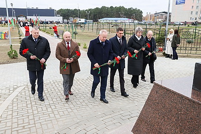 Обновленный сквер Энергетиков открыли в Хойниках