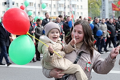 \"Шествие поколений\", военный парад, интерактивные площадки. В Витебске отмечают День Победы