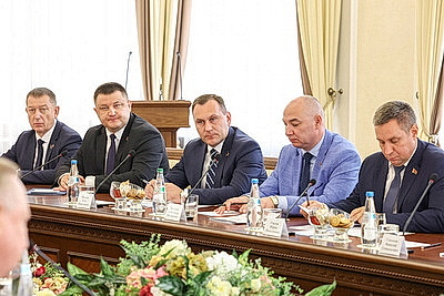 В правительстве состоялась встреча с губернатором Санкт-Петербурга