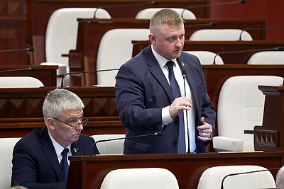 Сергеенко призвал депутатов активно информировать общество о ходе подготовки плановых законопроектов