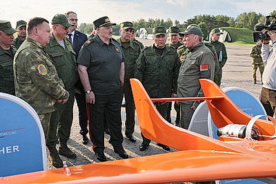 Лукашенко доложили о создании в Беларуси войск беспилотников