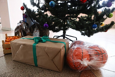 Воспитанников Кобринской детской деревни поздравили с Новым годом