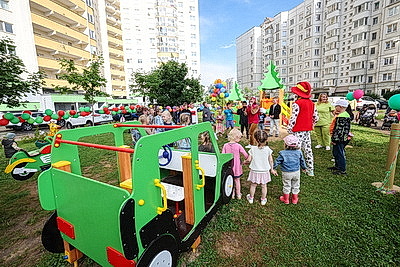 Новую детскую площадку открыли во Фрунзенском районе Минска