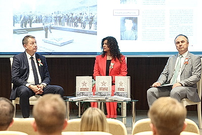 \"Цитадели мужества\". БЕЛТА презентовала книгу о населенных пунктах, награжденных вымпелом за мужество и стойкость