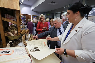 Экспозиция \"Хлеб - невидимая сила Победы\" открылась в Совете Республики