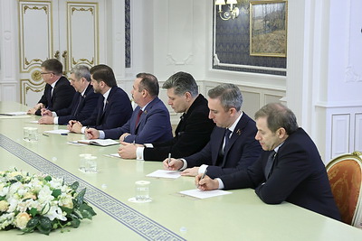 Лукашенко провел встречу с доверенными лицами