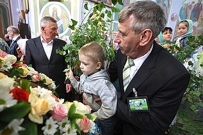 Православные верующие празднуют День Святой Троицы в Гродненском Свято-Рождество-Богородичном женском монастыре