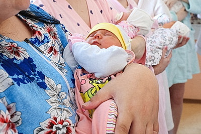 В Витебском областном роддоме чествовали родивших в День Независимости женщин