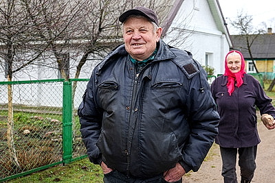 \"Продуктов вдоволь, заказы - в тетрадке\". Как автолавка делает жизнь на селе более комфортной