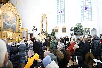 Рождественские службы проходят в католических храмах