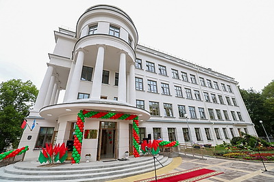 После реконструкции открылась одна из старейших школ Минска на ул.Красноармейской