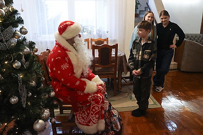 Воспитанников Кобринской детской деревни поздравили с Новым годом