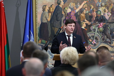 Парламентские чтения стартовали в Национальном художественном музее