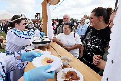 Подворья, выставки, концерты. Волковыск принимает областные \"Дажынкi\"