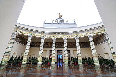 Модернизация и развитие. Турчин посетил павильон Беларуси на ВДНХ в Москве