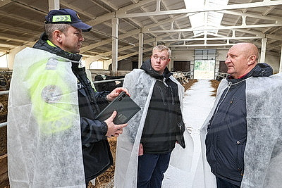 Рейдовая группа проверила предприятия АПК Лиозненского района