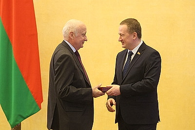 Пример высокого профессионализма и образец верности своему делу. В Минске вручили госнаграды представителям различных сфер