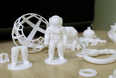 Дети тянутся к занятиям с первого класса. Как в сельской школе под Витебском растят будущих инженеров