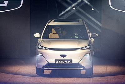 \"БЕЛДЖИ\" презентовал первый белорусский гибрид BELGEE X80 PHEV