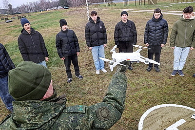 Полет нормальный. Первый набор операторов беспилотников завершает курс подготовки в БелГУТе