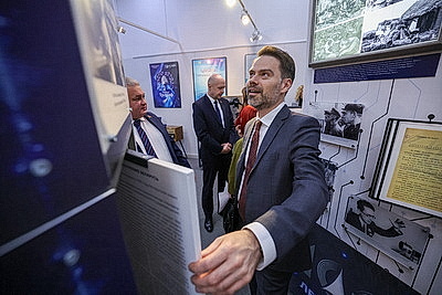 Выставка \"Внимание! Говорит Минск\" открылась к вековому юбилею национального радиовещания в столице